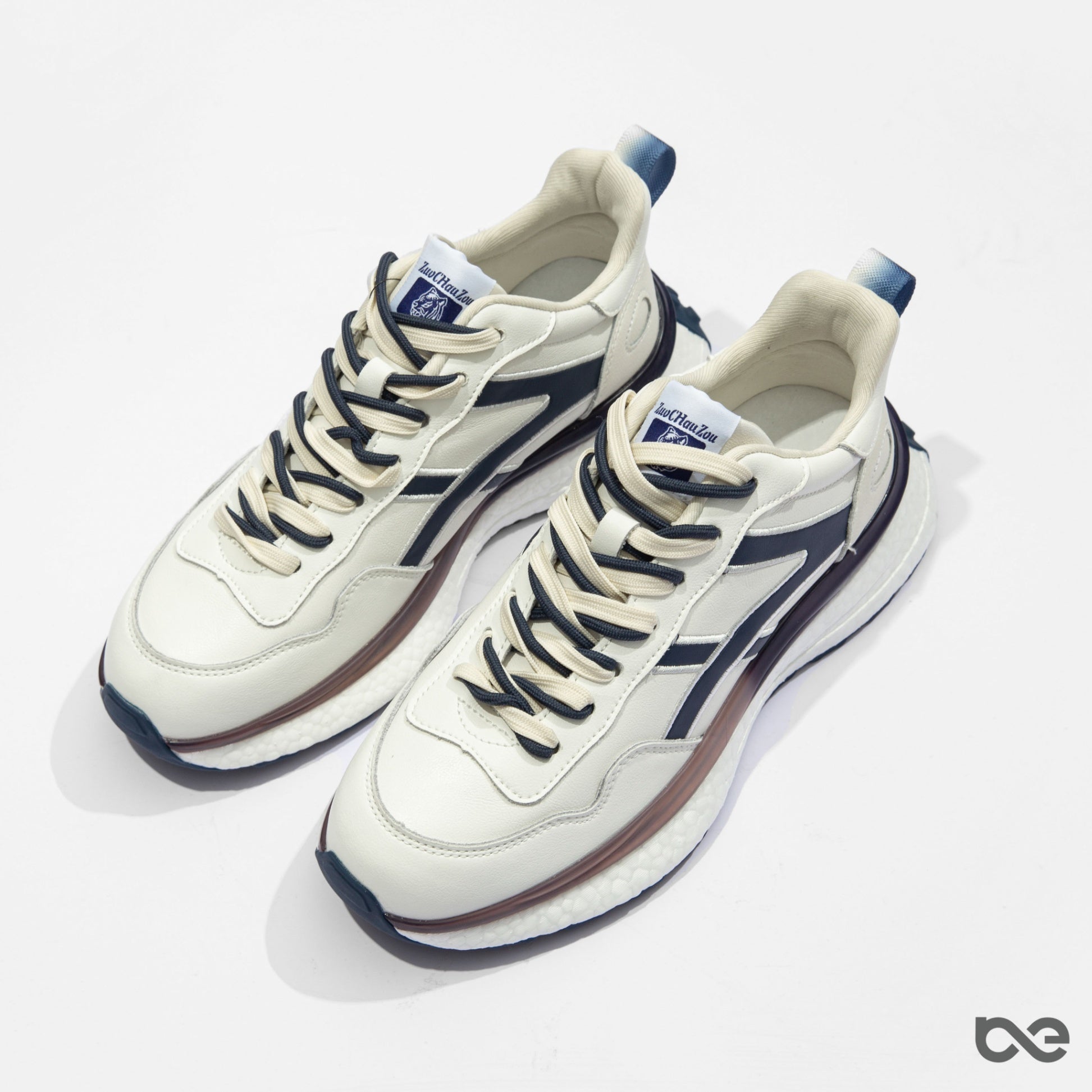 TITAN SNEAKER